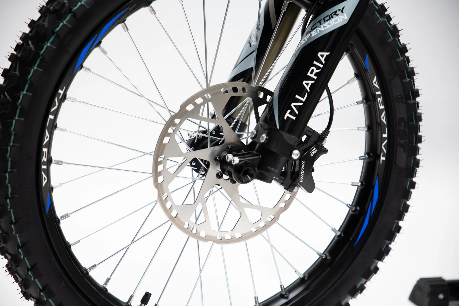 0N6A8659-scaled_1800x1800