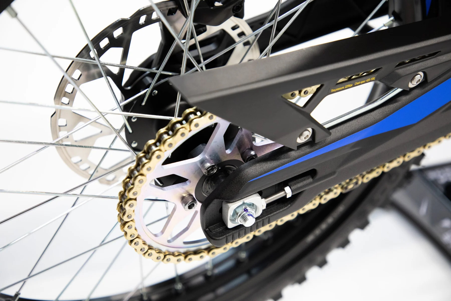 0N6A8683-scaled_1800x1800